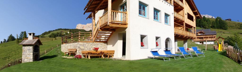 Apartments Serghela San Cassiano  Exteriér fotografie