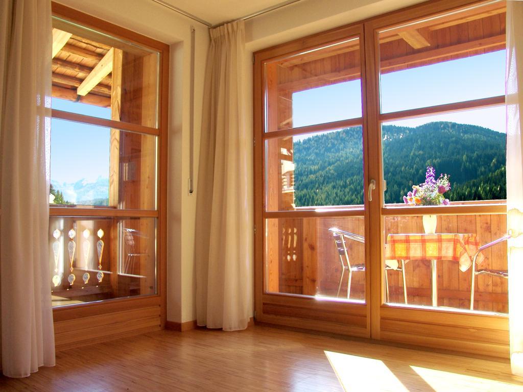 Apartments Serghela San Cassiano  Pokoj fotografie