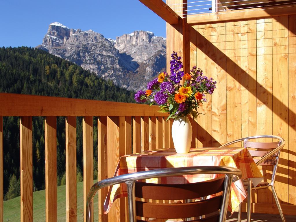 Apartments Serghela San Cassiano  Pokoj fotografie