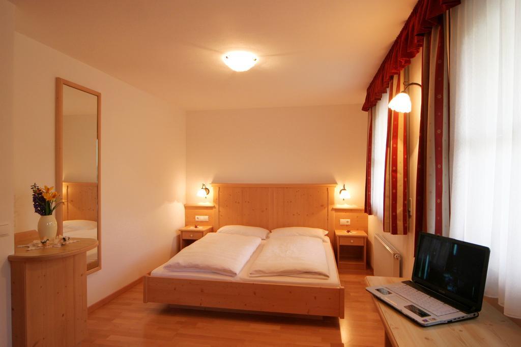 Apartments Serghela San Cassiano  Pokoj fotografie